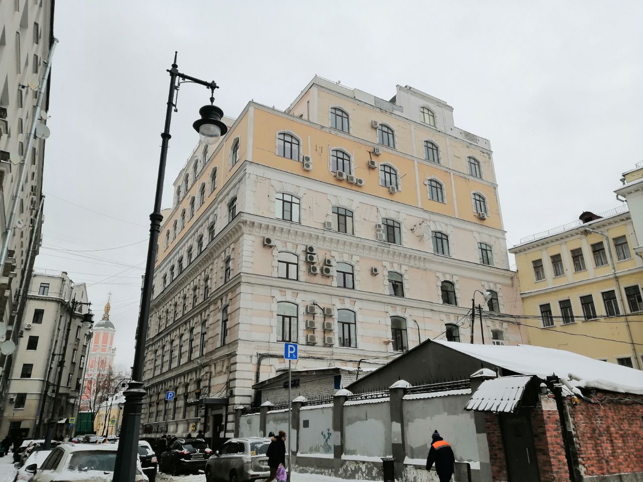 Офисы в аренду и на продажу рядом с метро Чистые пруды в бизнес-центре Феррейн Плаза